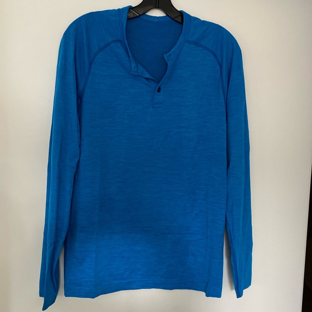 Never worn Lululemon long sleeve